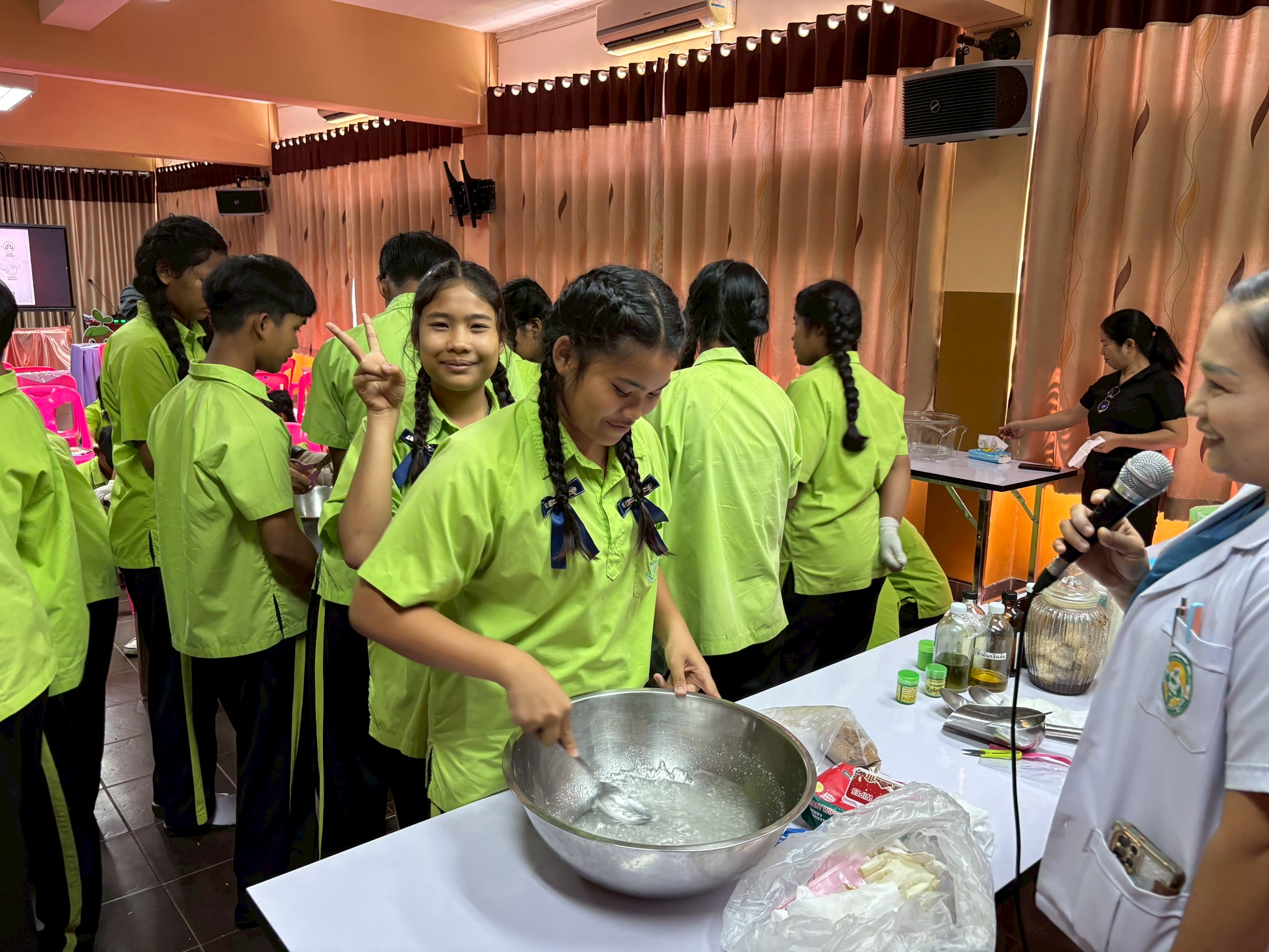 title - ส.ป.ก.ประจวบคีรีขันธ์ วันที่ 26-27 กุมภาพันธ์ 2569 ดำเนินการจัดฝึกอบรมภายใต้โครงการอนุรักษ์พันธุกรรมพืช อันเนื่องมาจากพระราชดำริ สมเด็จพระเทพรัตนราชสุดาฯ สยามบรมราชกุมารี (อพ.สธ.) ประจำปีงบประมาณ พ.ศ. 2569 ณ โรงเรียนบ้านวังน้ำเขียว หมู่ที่ 7 ตำบลร่อนทอง อำเภอบางสะพาน จังหวัดประจวบคีรีขันธ์ และโรงเรียนตำรวจตระเวนชายแดนบ้านย่านซื่อ หมู่ที่ 9 ตำบลหาดขาม อำเภอกุยบุรี จังหวัดประจวบคีรีขันธ์